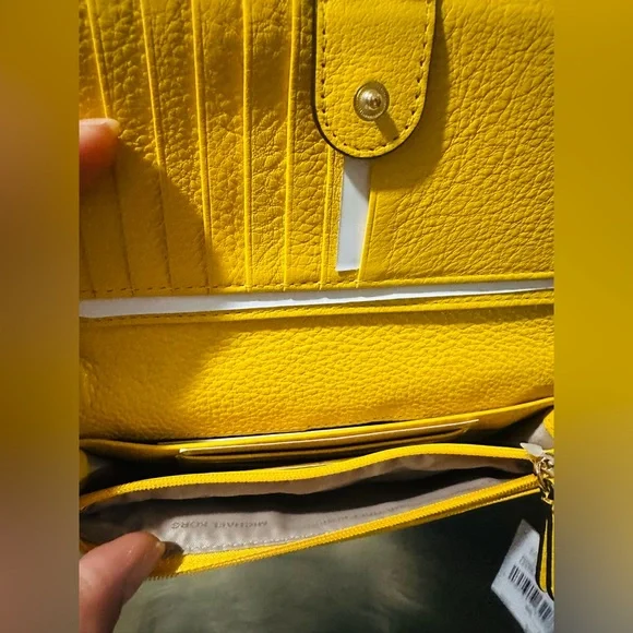 Michael Kors✨💛🩶Vibrant Yellow Floral Crossbody Bag with Phone Holder - Picture 4 of 7